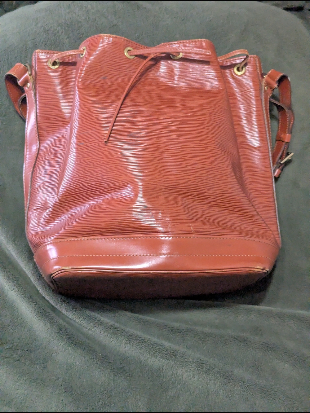 Louis Vuitton Vintage Red-Brown Epi Leather Drawstring Shoulder Bag